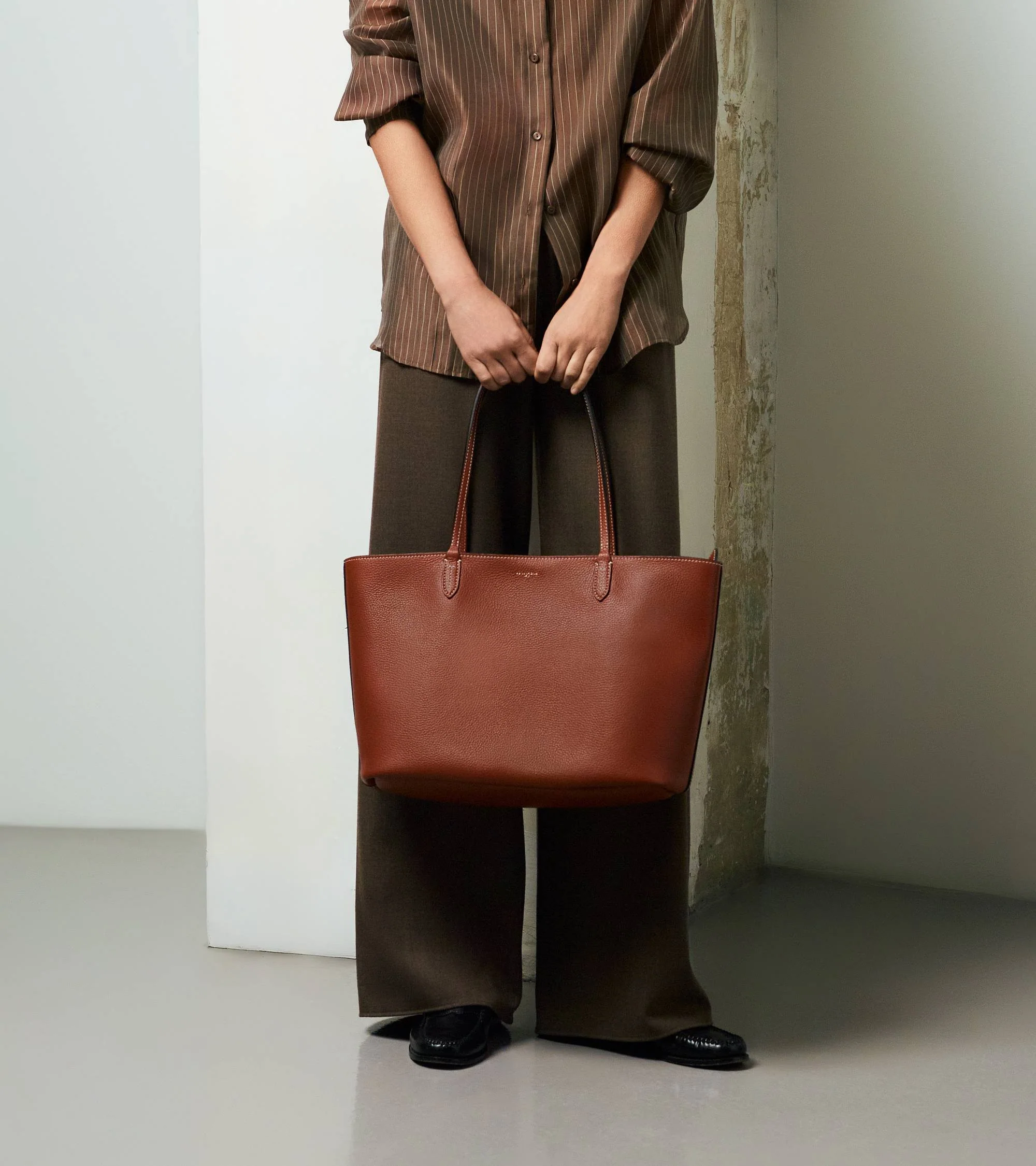 Grand sac cabas Louise en cuir grainé - Image 6