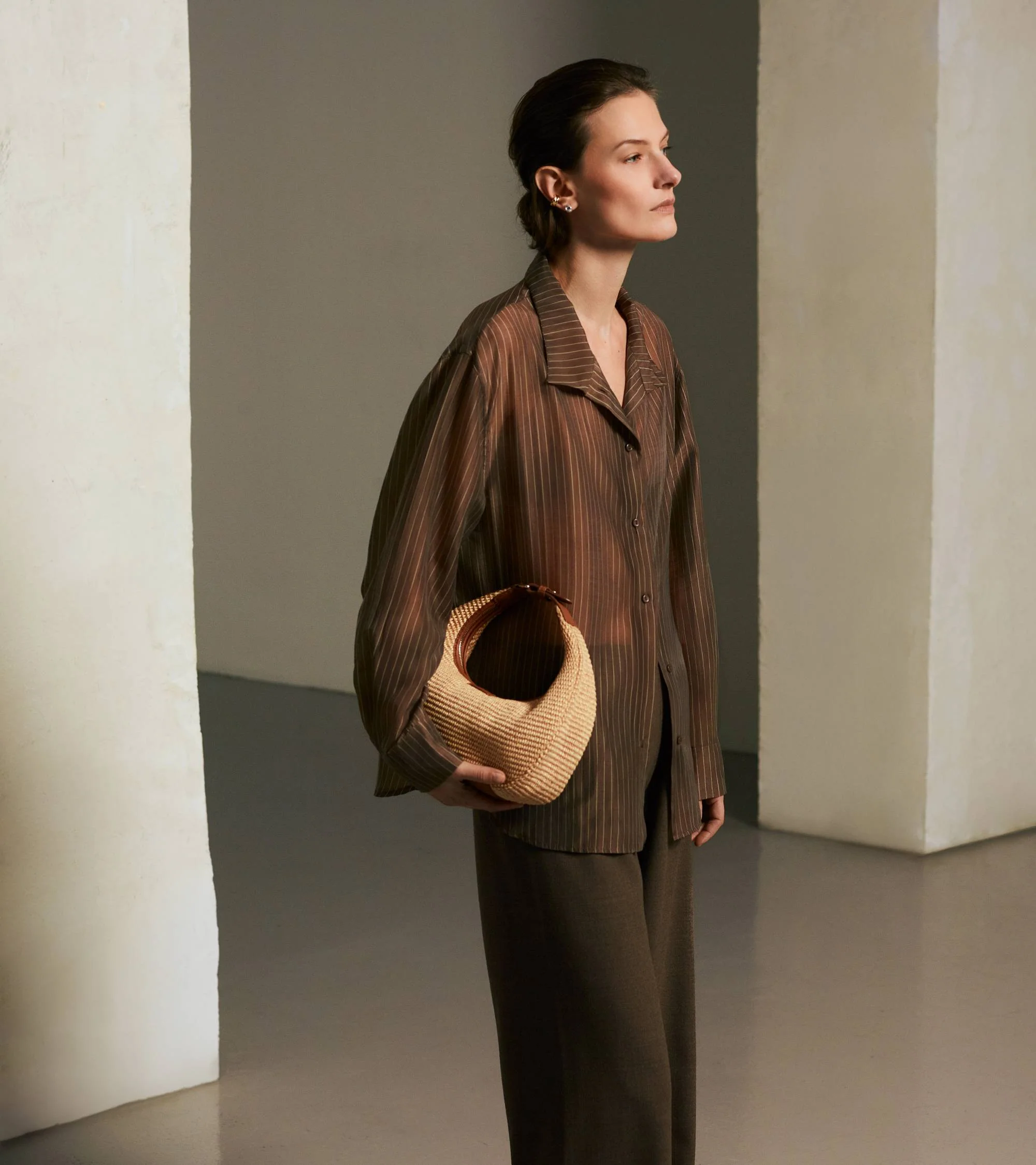Petit sac hobo Juliette effet raphia et cuir lisse - Image 2