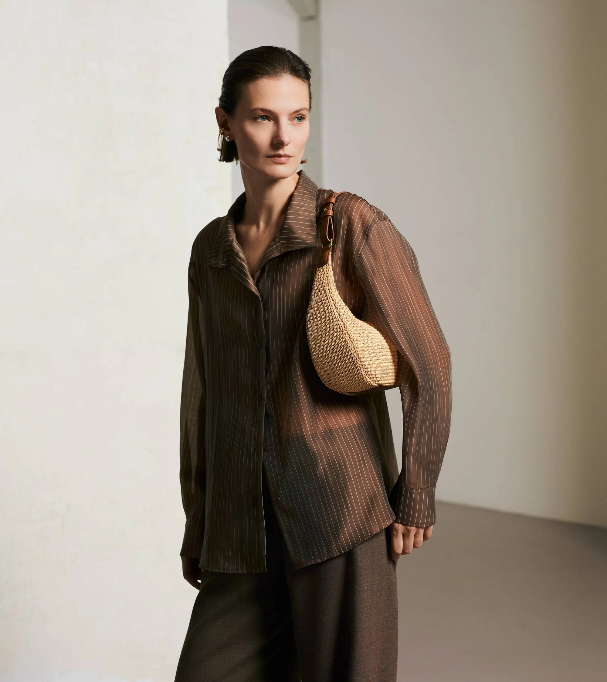 Petit sac hobo Juliette effet raphia et cuir lisse - Image 8