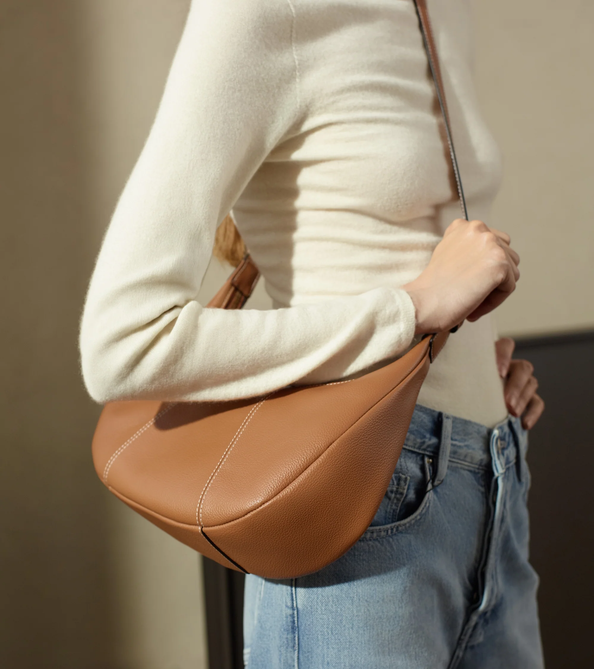 Petit sac hobo Juliette en cuir grainé - Image 9
