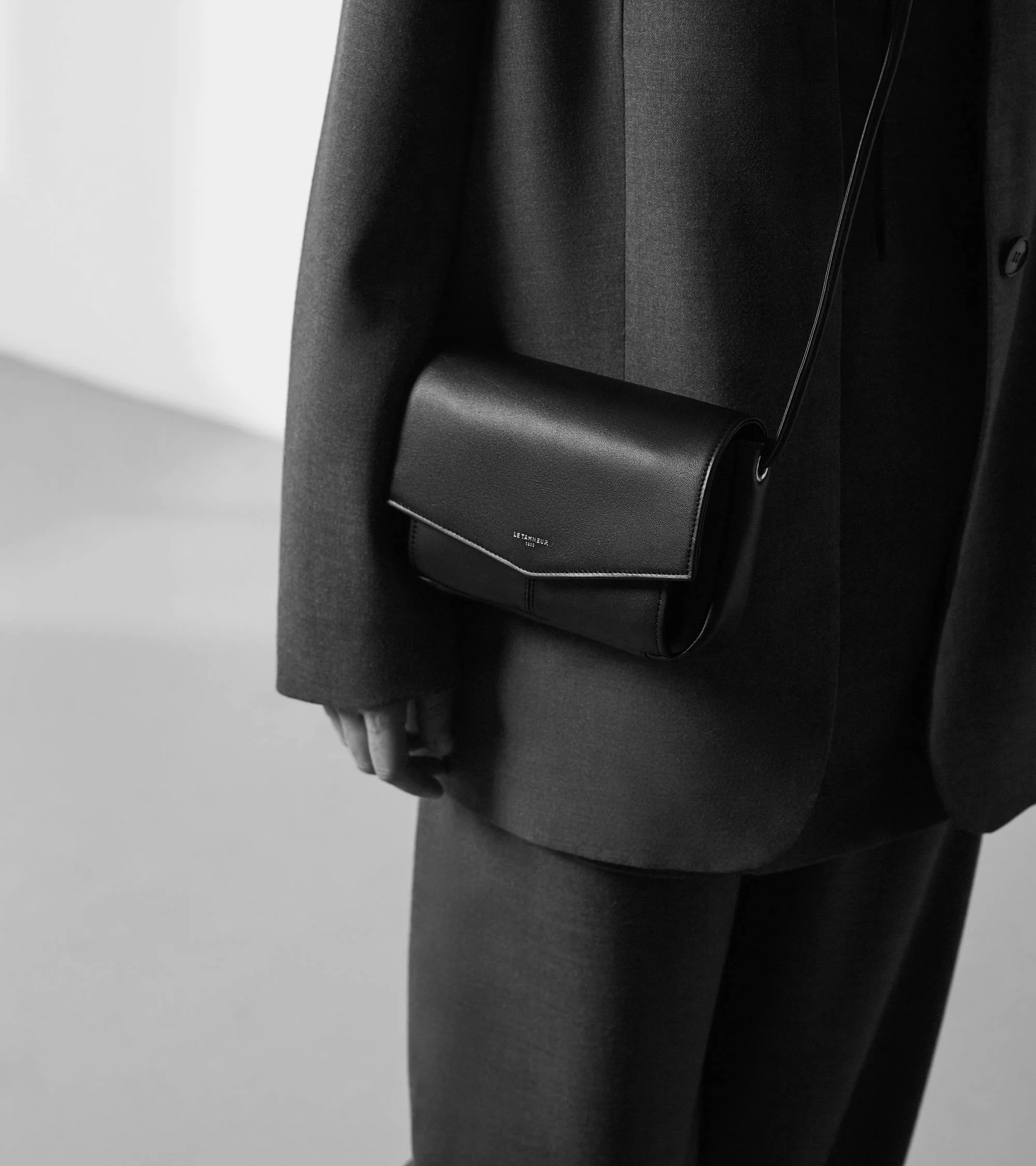Sac pochette avec bandoulière amovible Charlotte en cuir lisse - Image 6