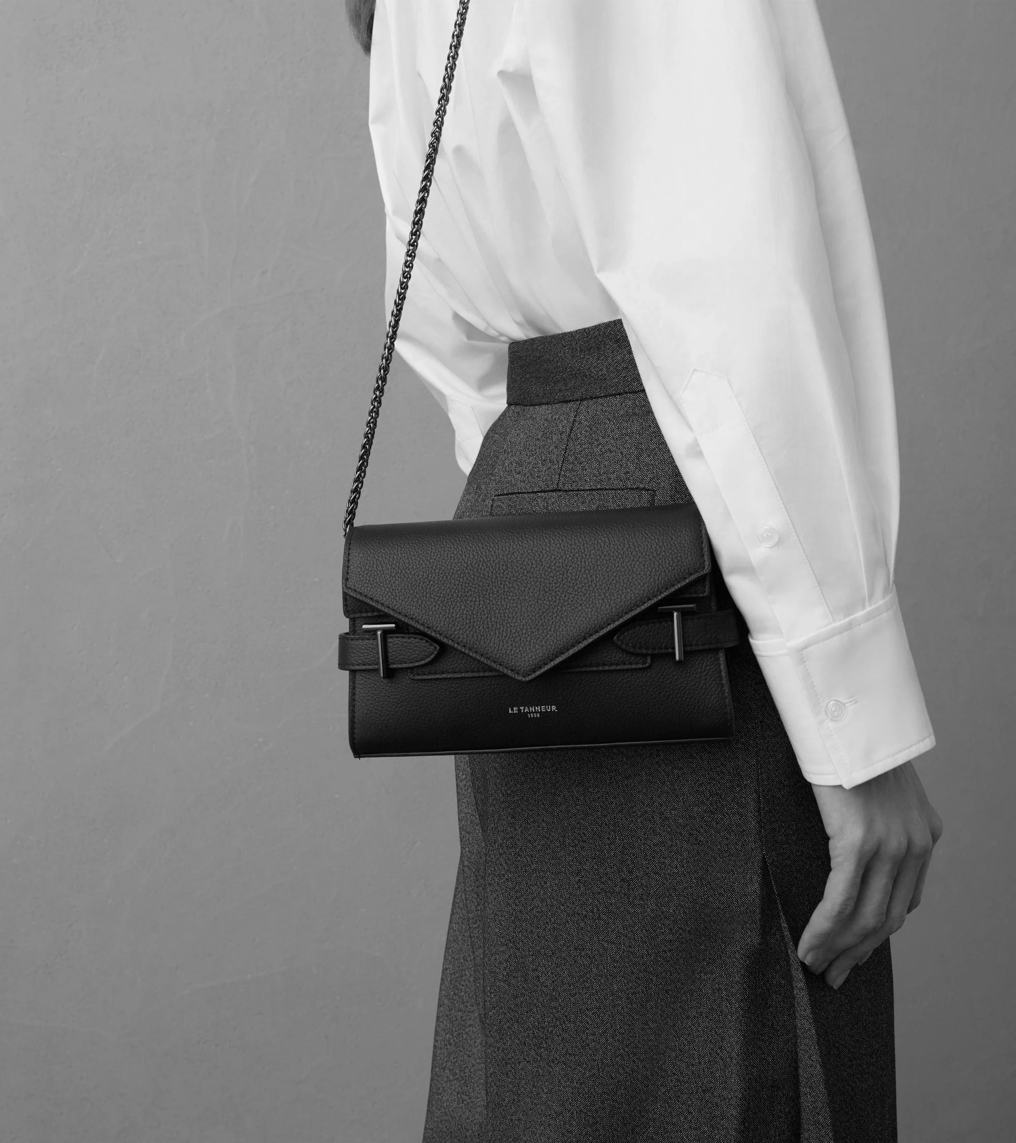 Sac pochette avec bandoulière double rabat Emilie en cuir grainé - Image 2
