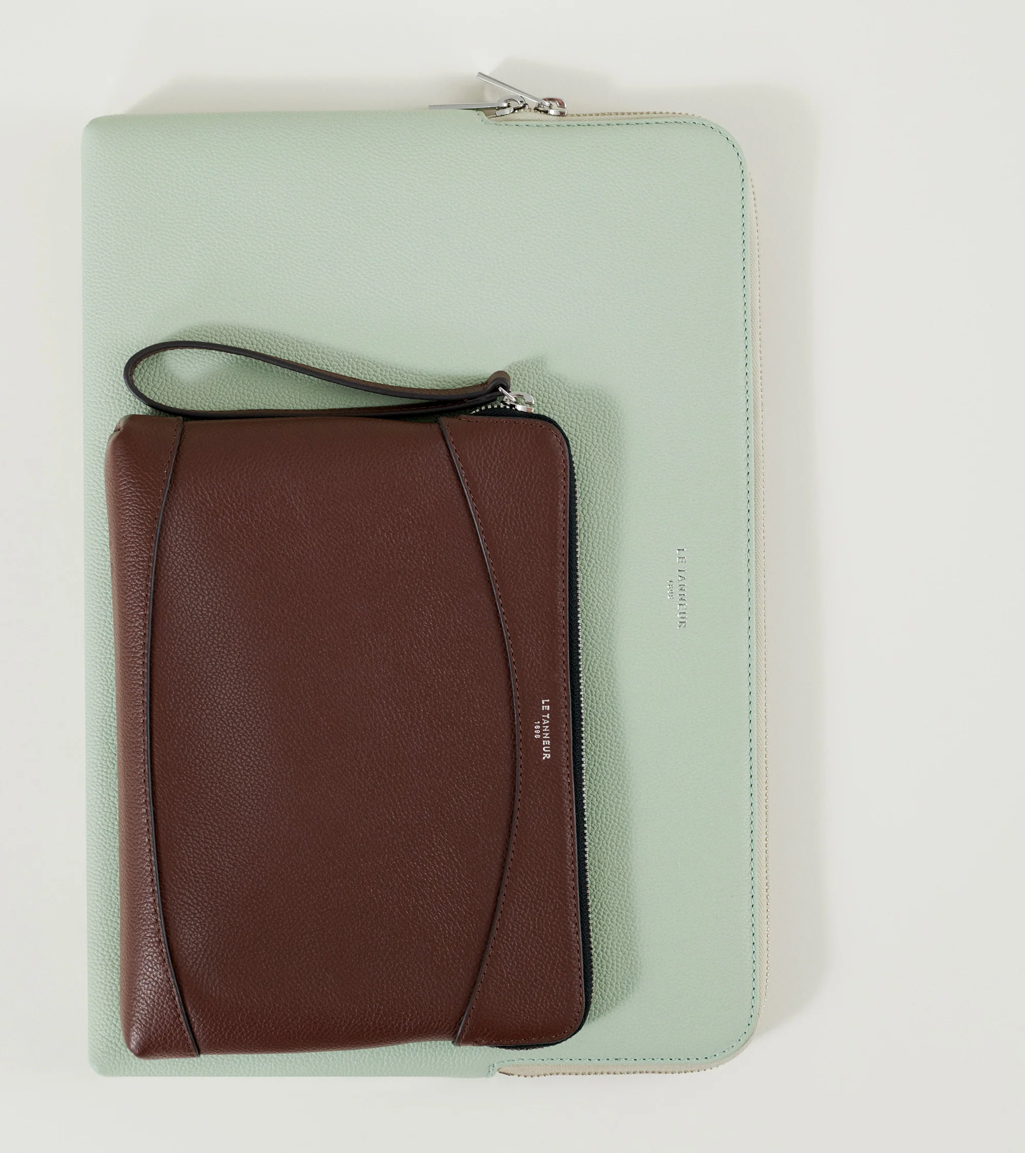 Pochette zippée en cuir grainé - Image 5