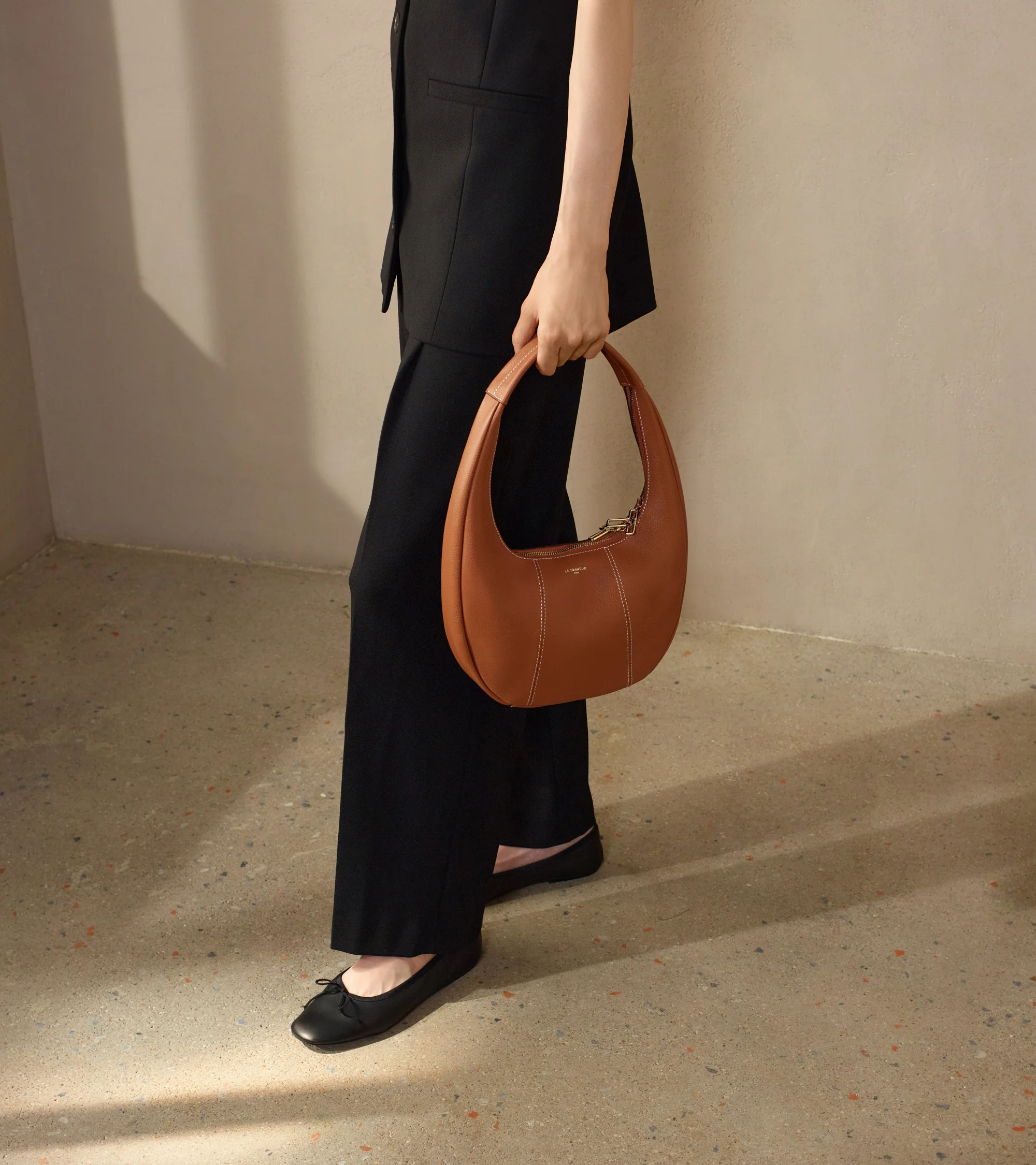 Sac hobo moyen modèle Juliette en cuir grainé - Image 2