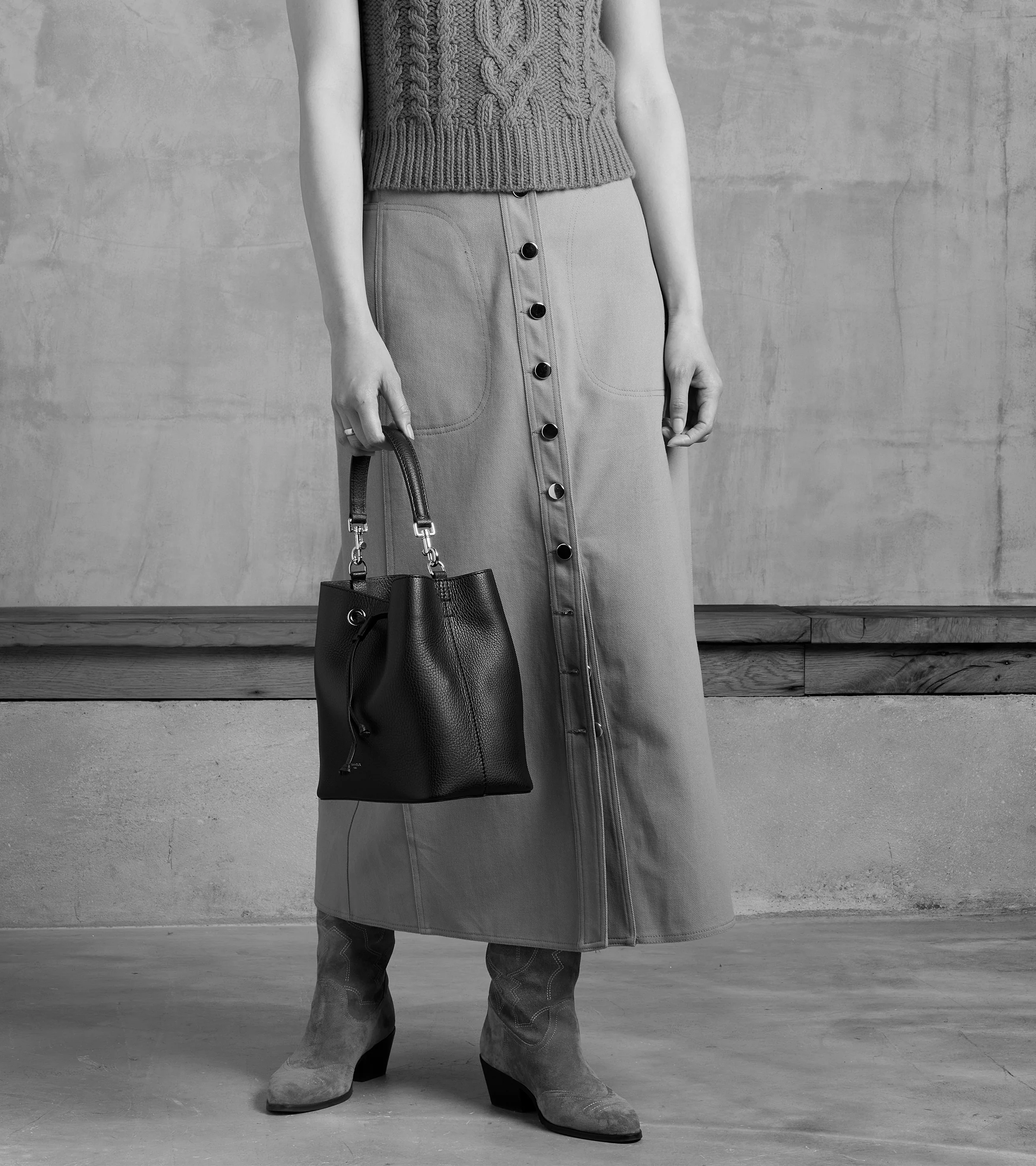 Sac seau Louise en cuir grainé - Image 5